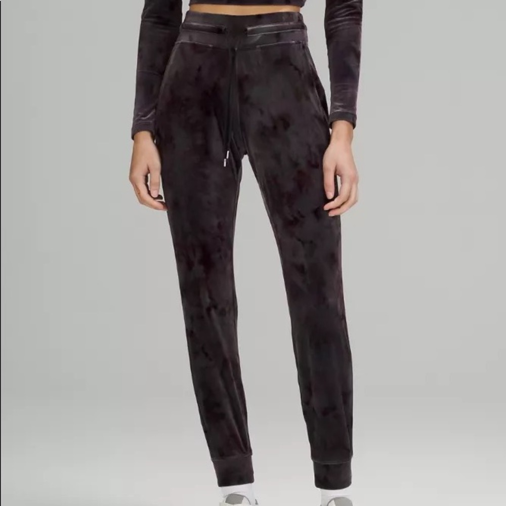 LULULEMON ready to crush high rise velour jogger
